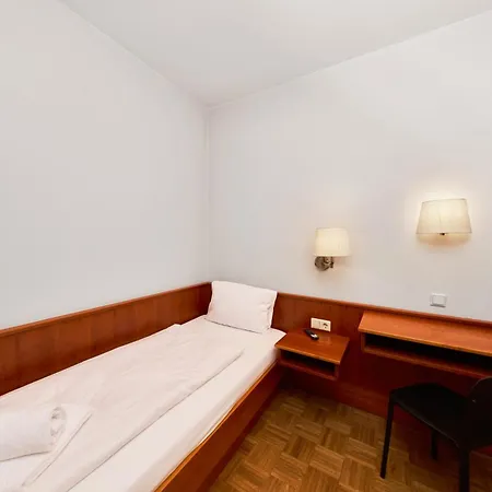 Home2stay In Neu Smart Tv Wifi Volksfest * Straubing